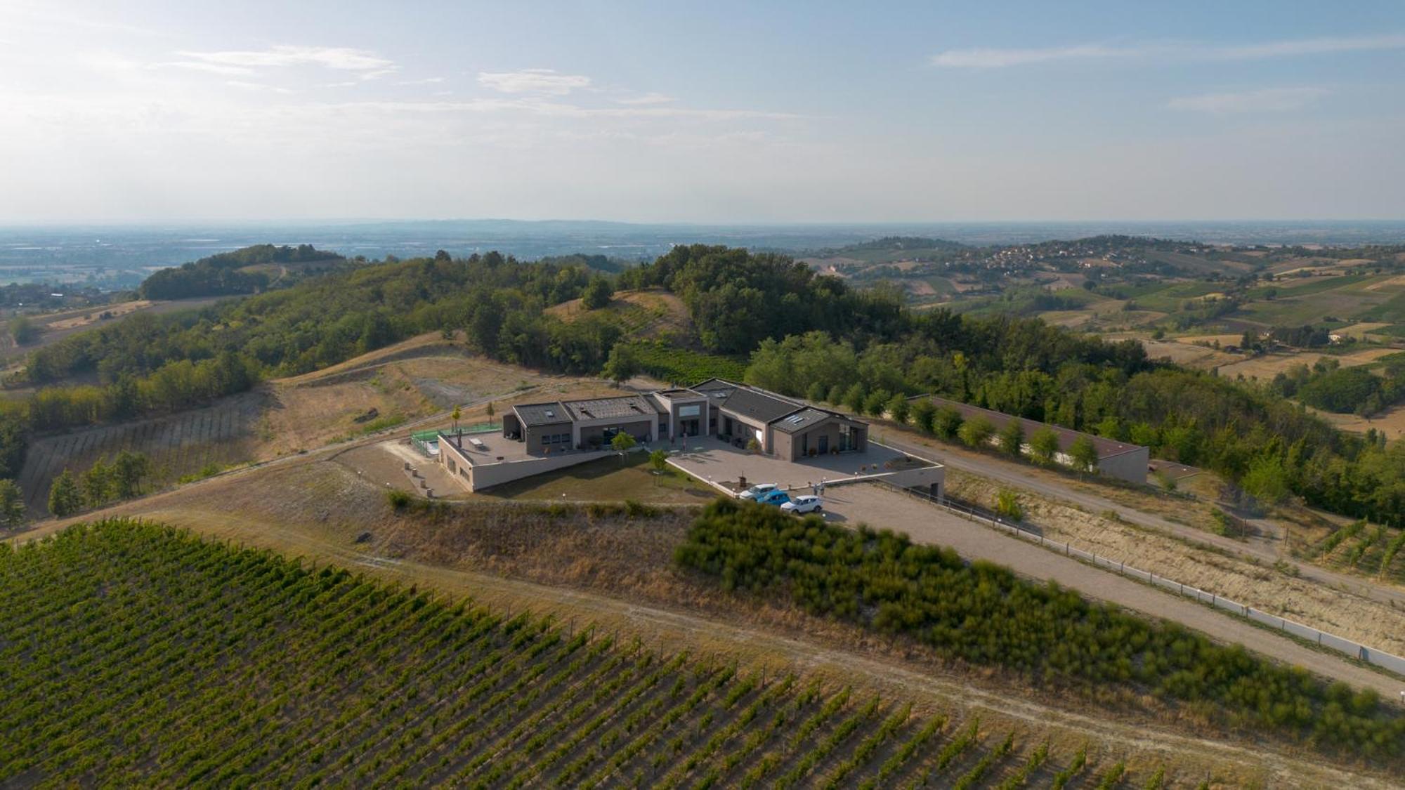 Hotel Orizzonti Vigneti Repetto Sarezzano Exterior foto